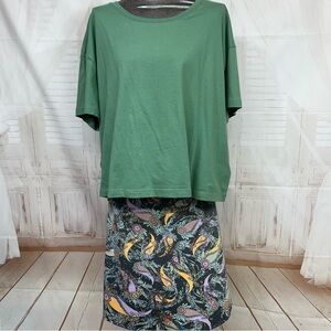 LuLaRoe 3XL Boxy T with 2XL Azure skirt